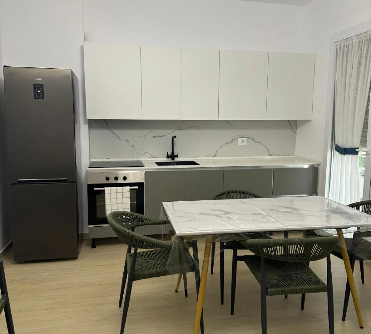 Hi Mare Apartments 1 ヒマラ