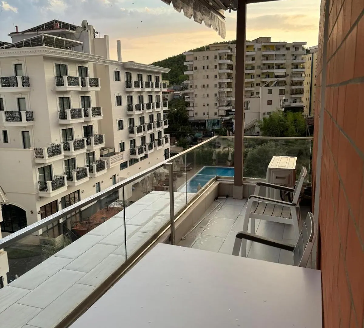 Hi Mare Apartments 1 ヒマラ